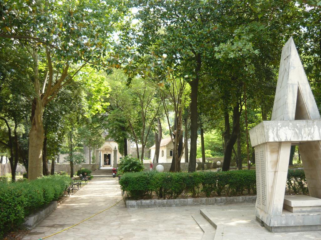 Rooms Banicevic Risan Bagian luar foto