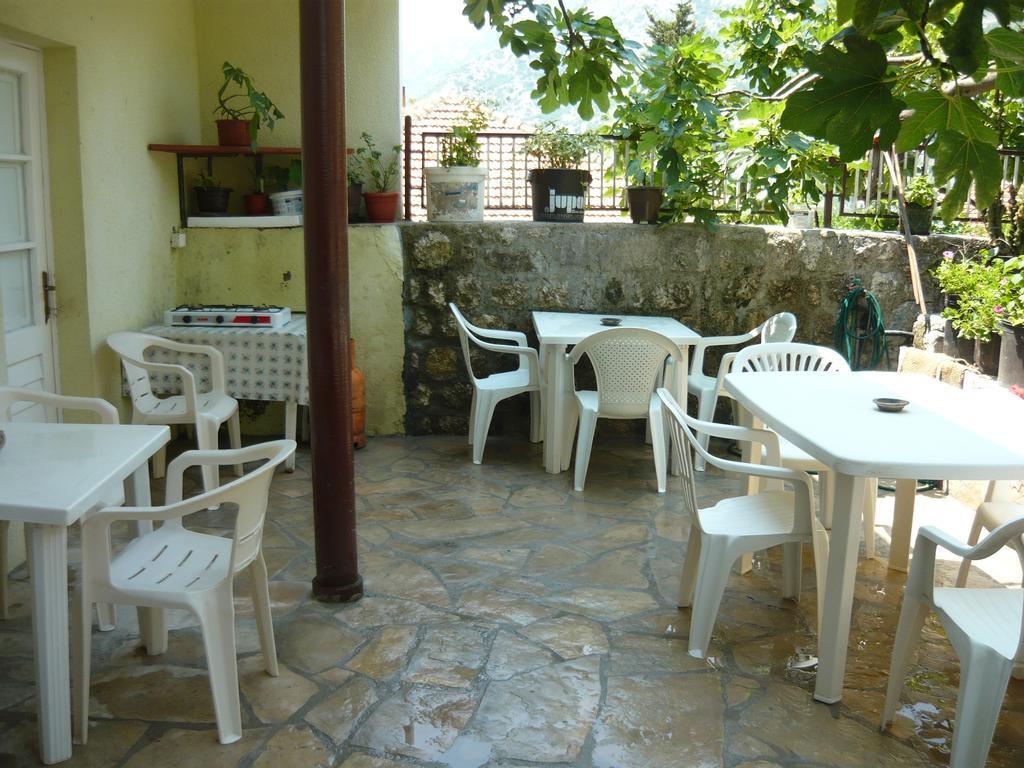 Rooms Banicevic Risan Bagian luar foto