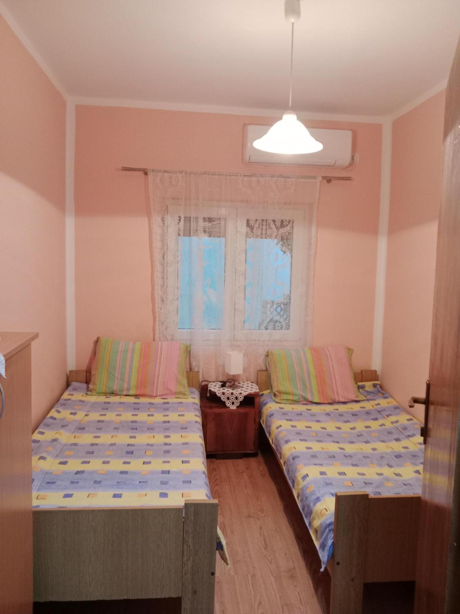 Rooms Banicevic Risan Bagian luar foto