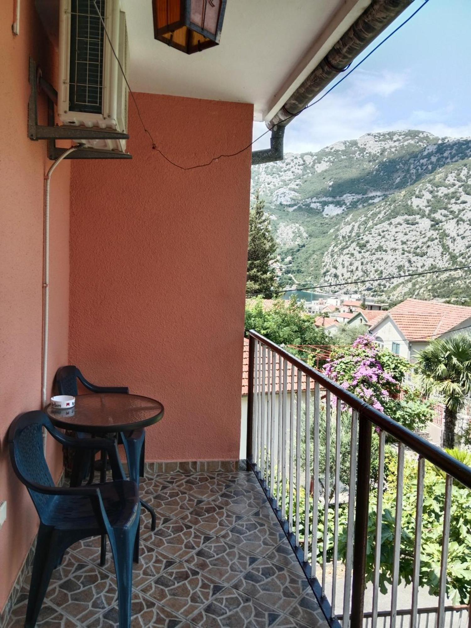 Rooms Banicevic Risan Bagian luar foto