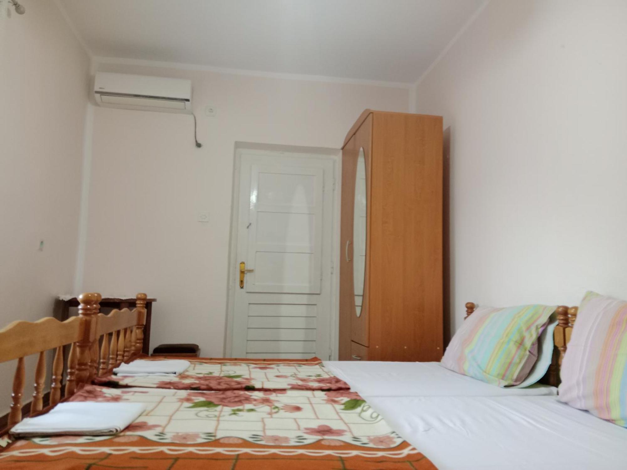 Rooms Banicevic Risan Bagian luar foto