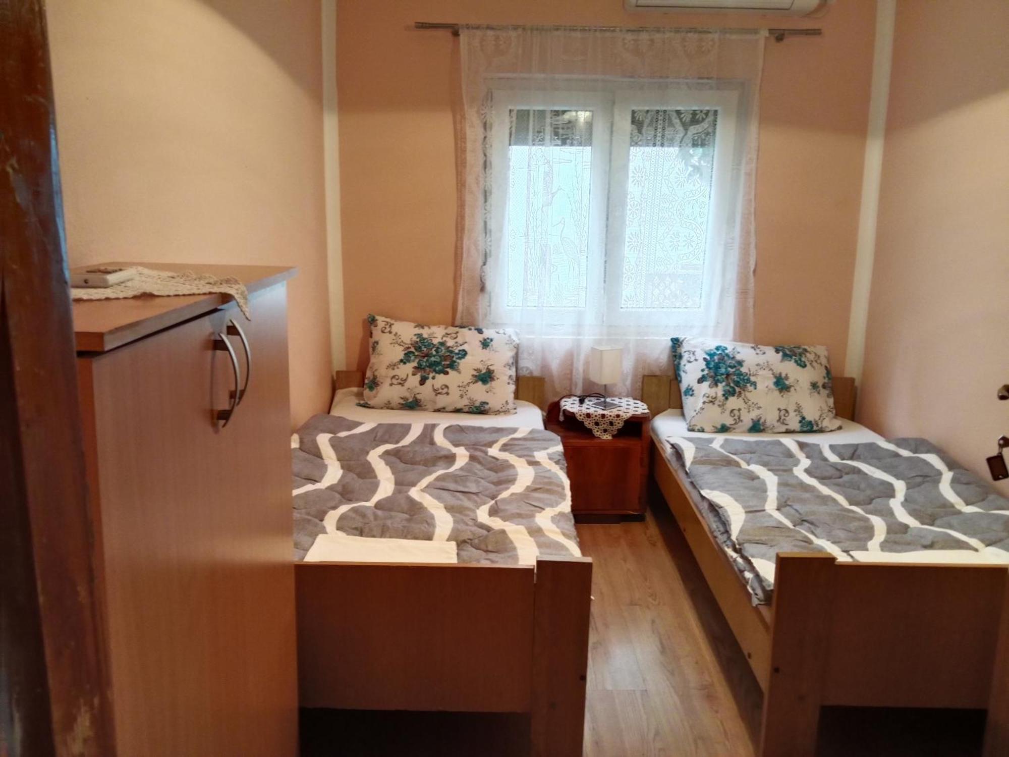 Rooms Banicevic Risan Bagian luar foto