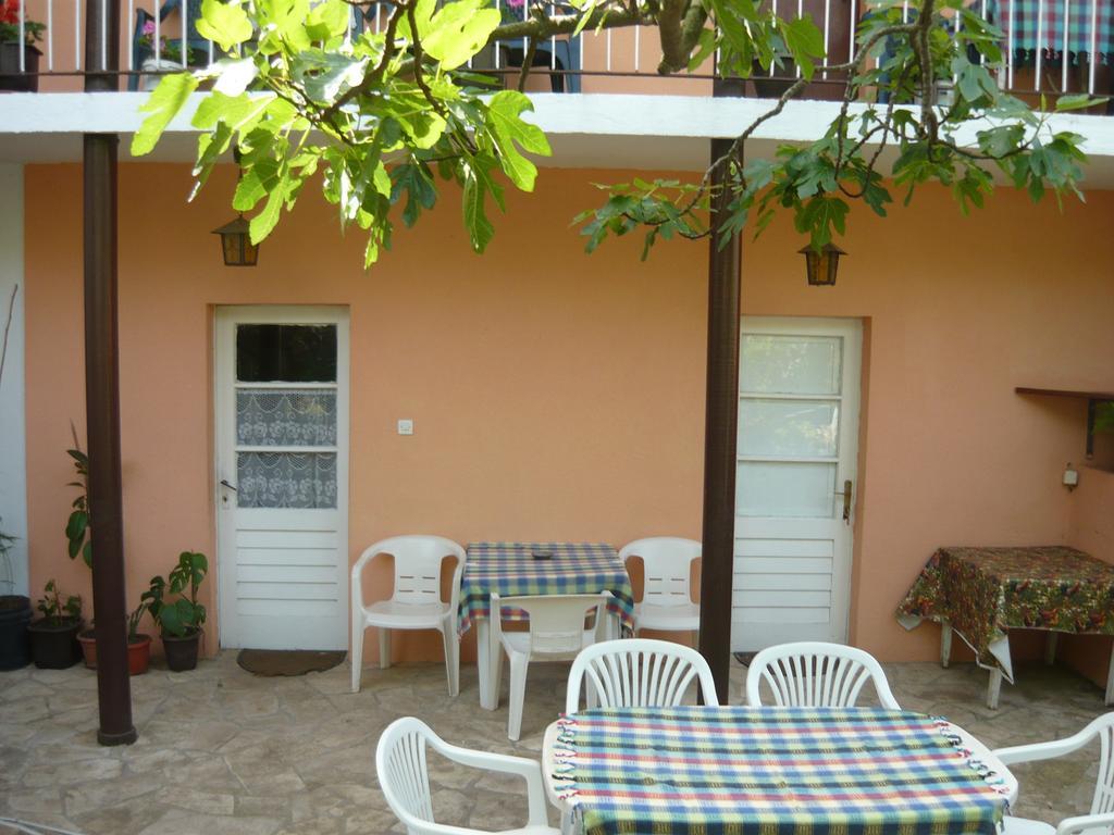 Rooms Banicevic Risan Bagian luar foto