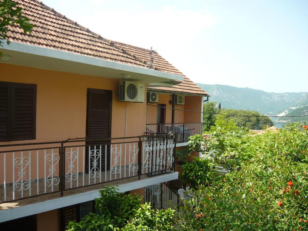Rooms Banicevic Risan Bagian luar foto