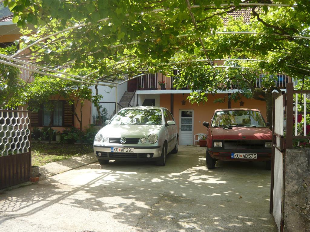 Rooms Banicevic Risan Bagian luar foto